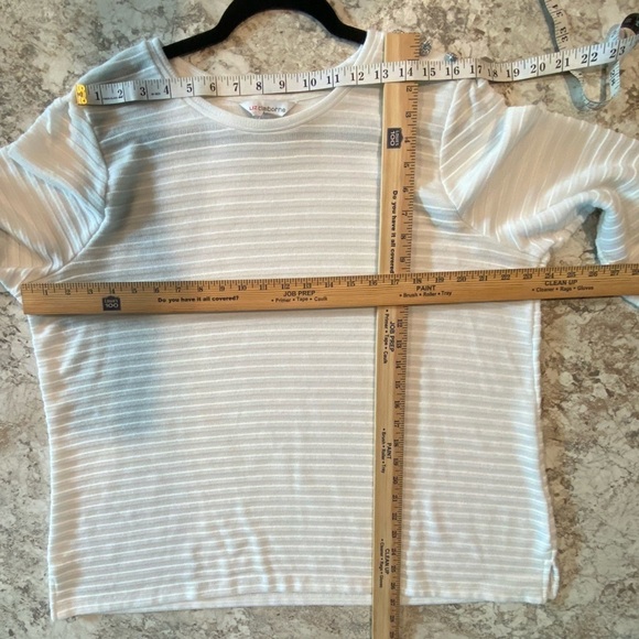 Liz Claiborne Off-white Sweater w/ Jewel Buttons on Shoulder Size 1X - Picture 9 of 9
